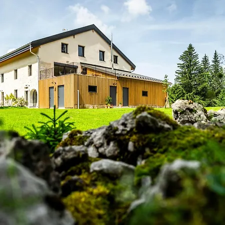 Singulier Et Authentique En Coeur De Foret Apartment Premanon